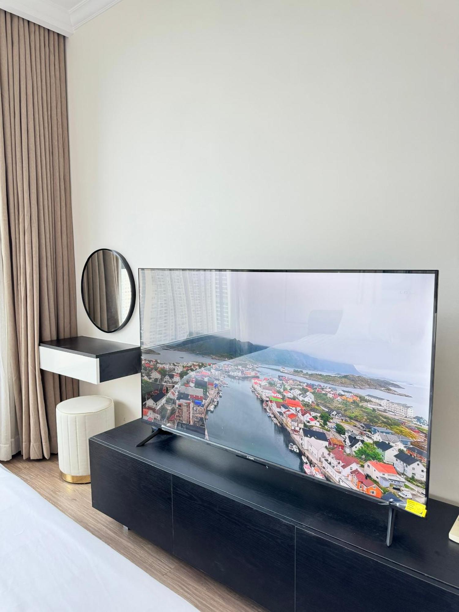 Landmark Luxury - Luna * Ho Chi Minh City